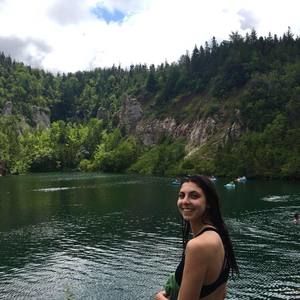 Meet your Posher, Virginie